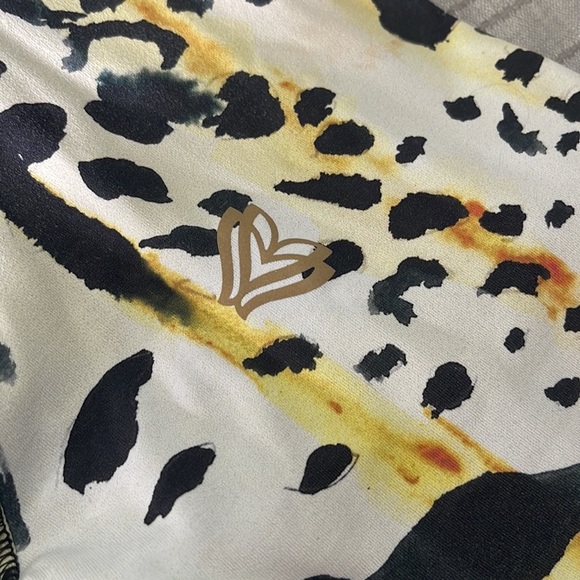 CLS | NC Elite Shape Cheetah Amanda Top and Legging with Mesh Set Size XS / S - Picture 8 of 13